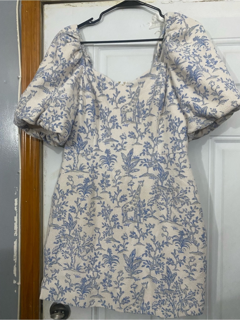 Lilly Pulitzer Mini Dress Blue Floral Giraffe Print and Puff Sleeves Size 10